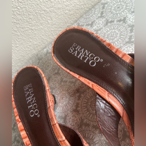 Franco Sarto~Croc-Embossed~Leather~Thong~Wedge~Sandal~Metal Ring Detail~Size 9 - Picture 8 of 11